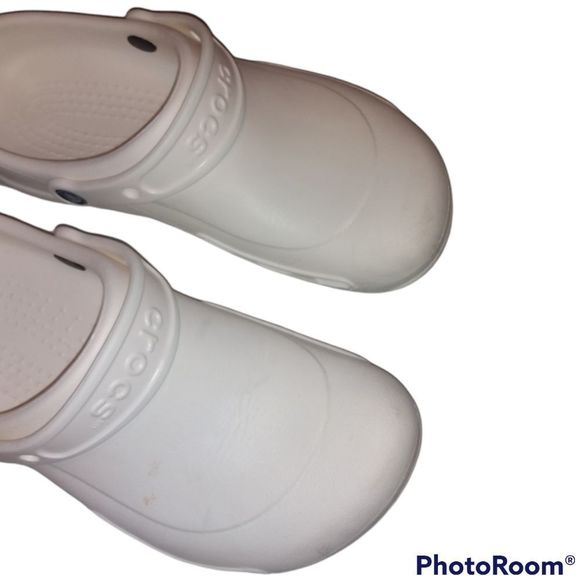 CROCS White Unisex Sandals - Picture 5 of 16